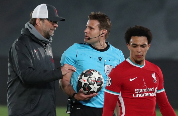 太阳报：巴萨想签15岁新星加布里埃尔，但曼联有信心留下他（太阳报：巴萨有意15岁新星加布里埃尔，曼联确信能留住他）