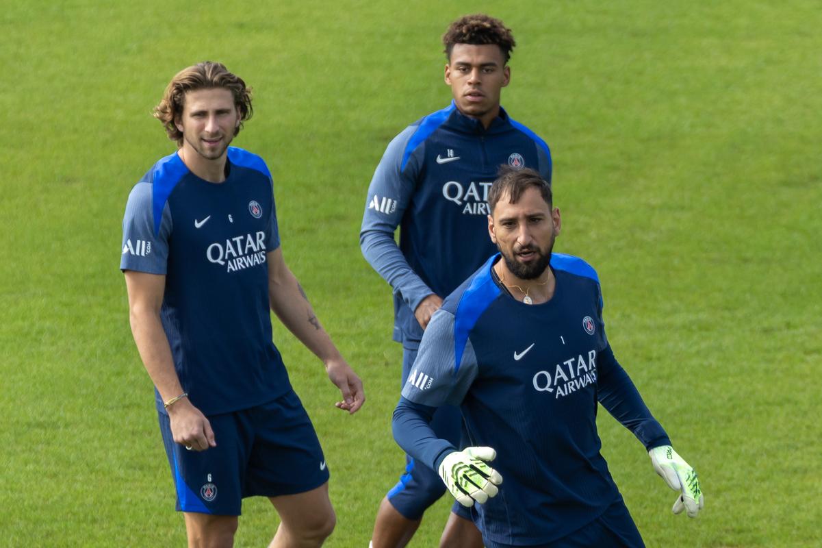 毫无竞争力，阿贾克斯本赛季欧冠5战全败仅进1球净负15球垫底（阿贾克斯欧冠五战皆负：仅进1球、净负15球，小组垫底）