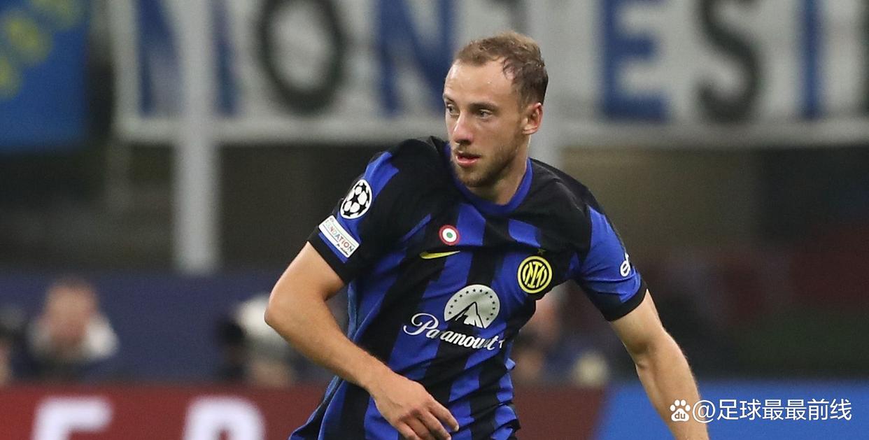 姐姐力挺C罗：他扛着葡萄牙20年，怎么会担心那些批评家？（C罗获姐姐声援：为葡萄牙拼搏20年，岂会在乎批评？）