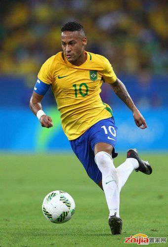 斯基拉：拜仁正与格纳布里商谈续约至2028年，含2029年选项（斯基拉：拜仁与格纳布里就续约进行谈判，合同至2028且含2029年选项）