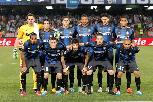 日本队以2-0击败加纳队，堂安律远射破门，阿布受伤离场，日本队近10场全胜，展现强大实力。