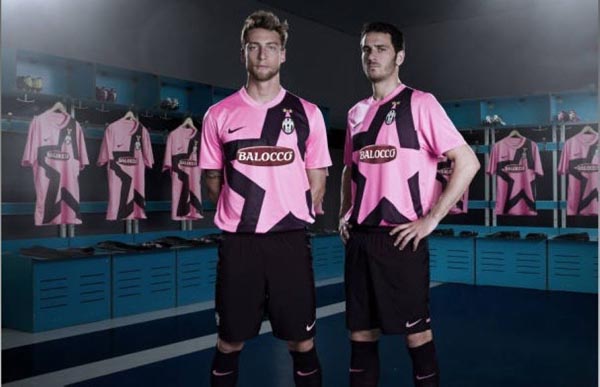 TA报道4-3-3阵型：起源于荷兰全攻全守，如今阵型界限已模糊（TA解读4-3-3：源自荷兰全攻全守，现代阵型边界愈加模糊）