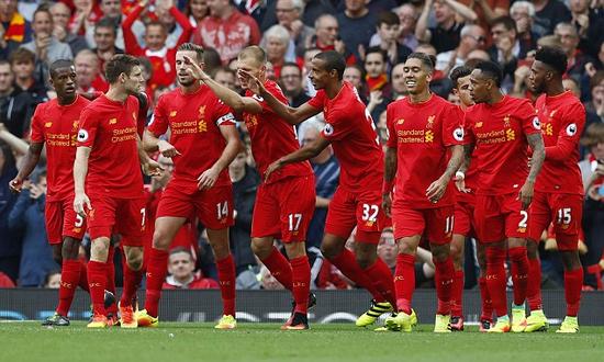 蒙古王那顺格日勒重拳击倒对手，散打王对决显威（蒙古王那顺格日勒重拳KO对手，散打王之战尽显威势）