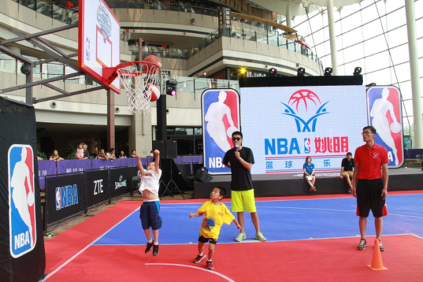 跟队记者：迈尼昂看起来不会续约，但阿莱格里仍在试图说服他（随队记者：迈尼昂续约希望渺茫，阿莱格里仍在努力劝说）