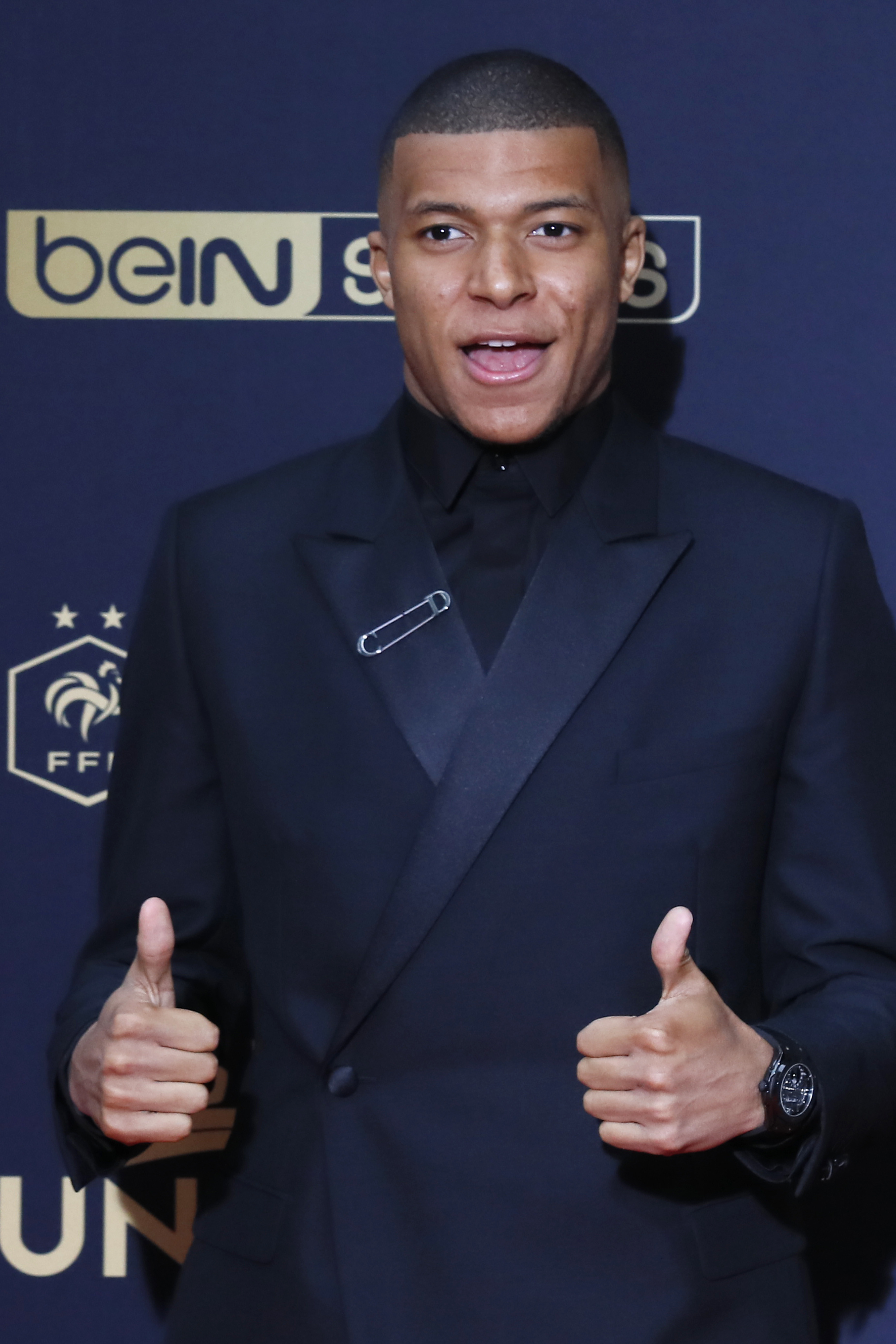 非洲杯半场：图雷点球罚失，马里暂0-0赞比亚（非洲杯半场：图雷失点，马里与赞比亚互交白卷）