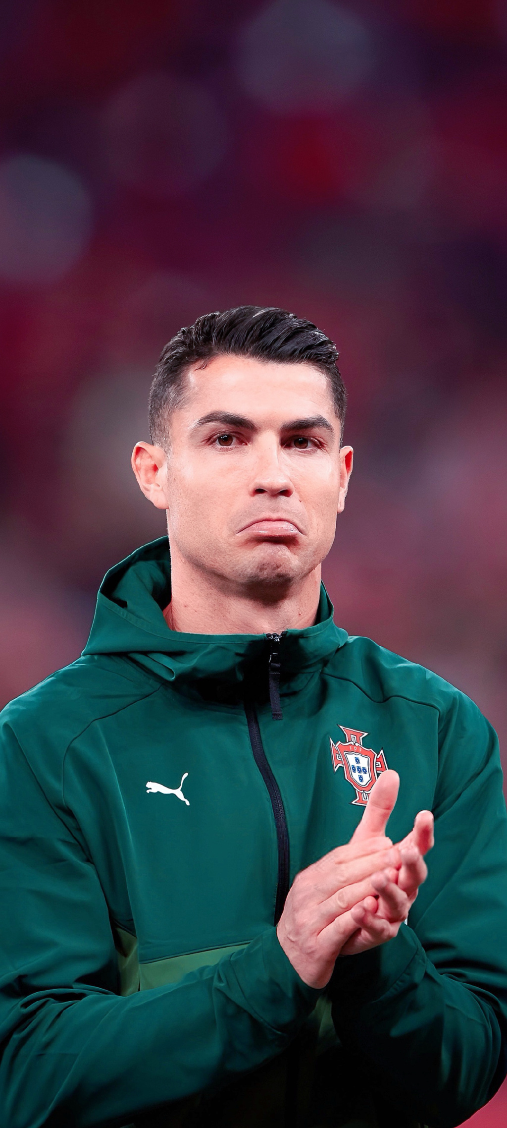 球迷现场尖叫不断（球迷现场尖叫声此起彼伏）